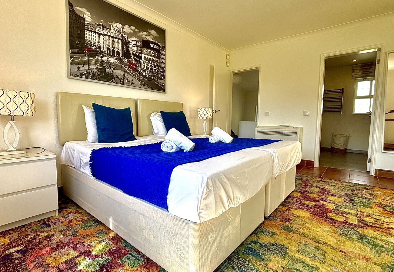 Apartment in Vilamoura - VILAMOURA AMAZING GOLF VILLA 3 WITH POOL by HOMING