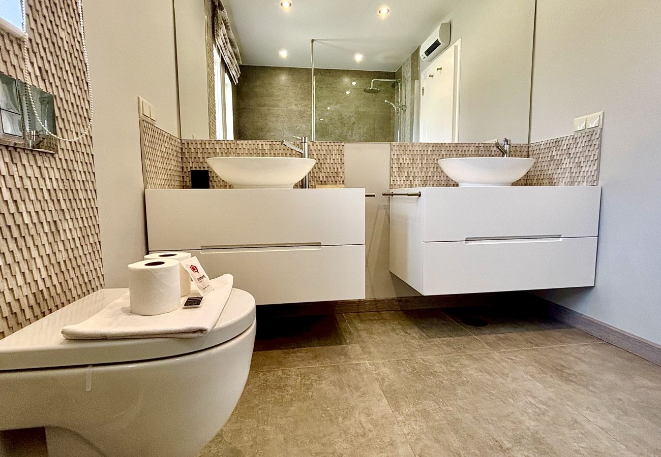 Apartment in Vilamoura - VILAMOURA AMAZING GOLF VILLA 3 WITH POOL by HOMING