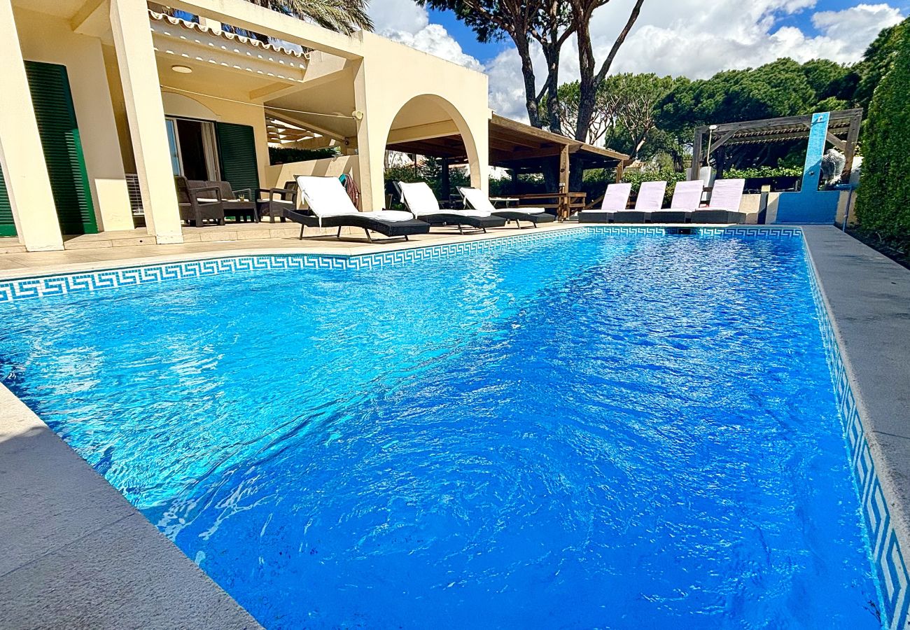 Apartment in Vilamoura - VILAMOURA AMAZING GOLF VILLA 3 WITH POOL by HOMING