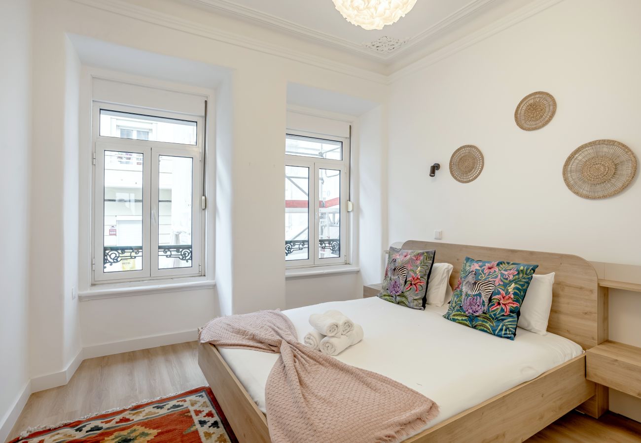Apartment in Lisbon - GRAÇA TERRACE by HOMING
