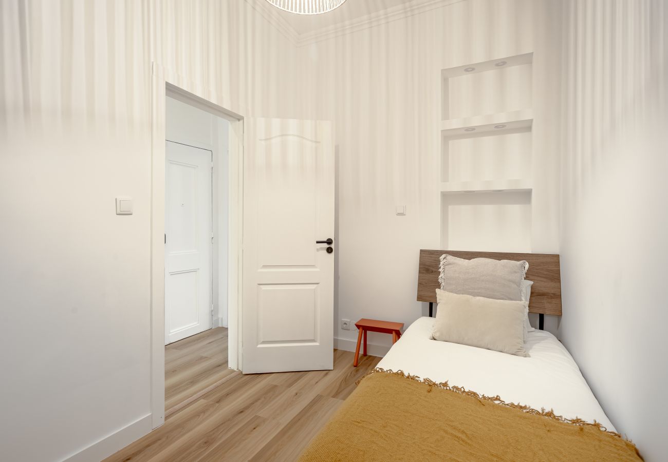 Apartment in Lisbon - GRAÇA TERRACE by HOMING