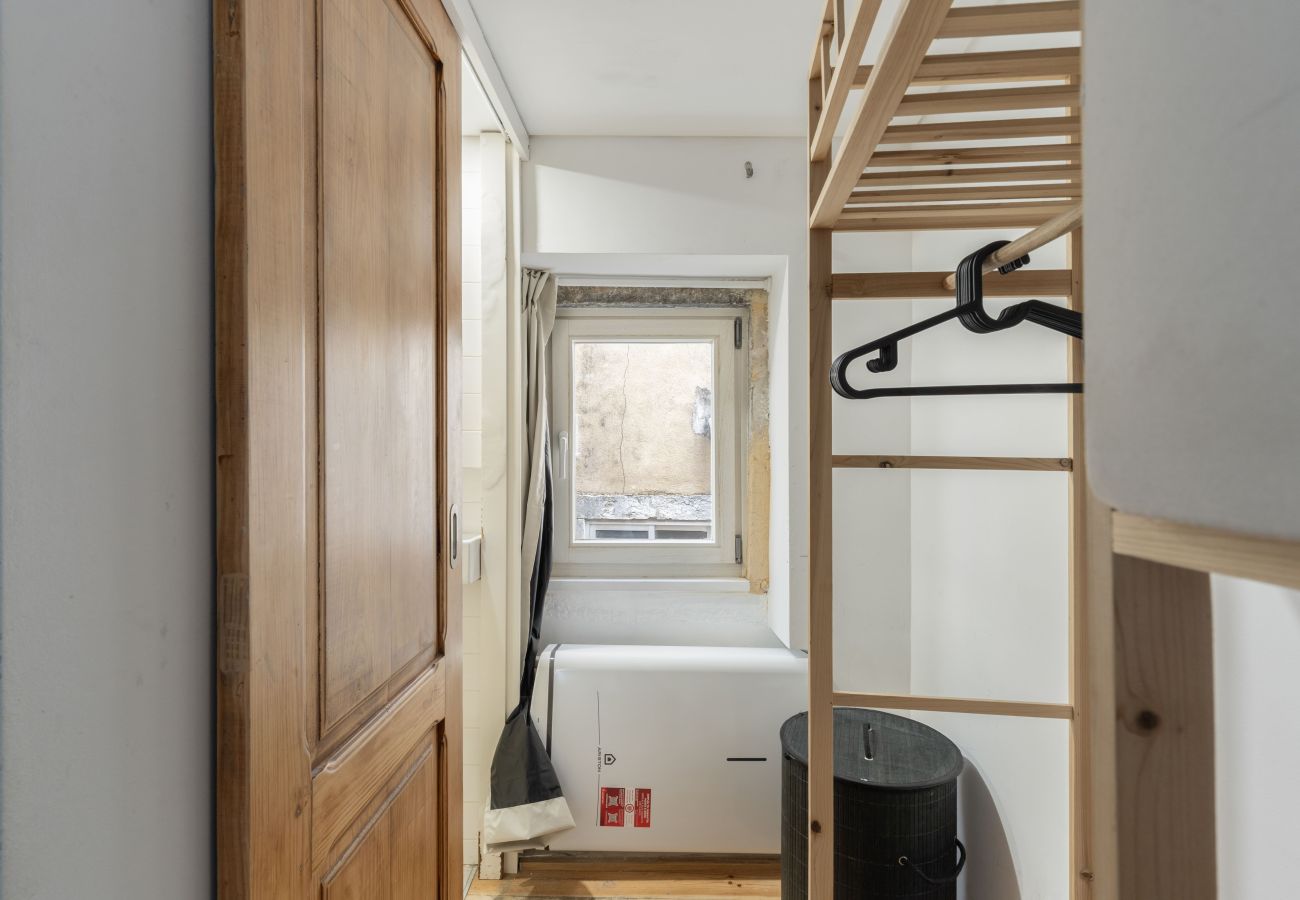 Apartment in Lisbon - SANTOS STUDIO by Homing