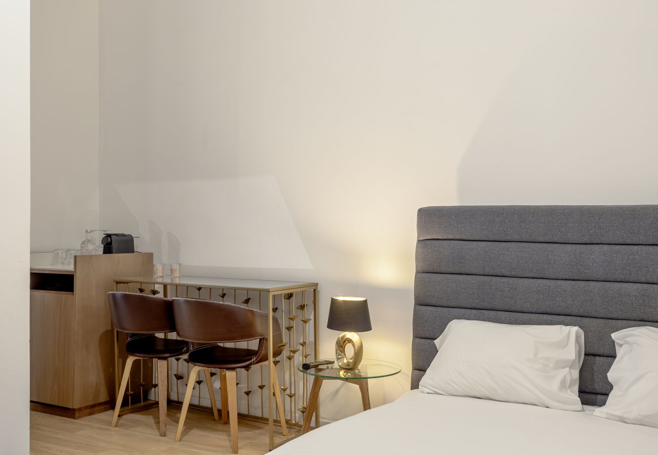 Rent by room in Lisbon - BOAVISTA 130 STUDIOS I by Homing