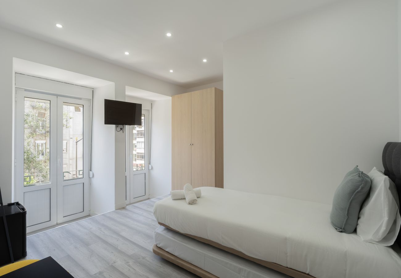 Rent by room in Lisbon - LISBON MODERN SUITES VIII by Homing