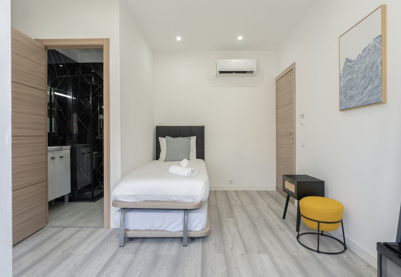 Rent by room in Lisbon - LISBON MODERN SUITES VIII by Homing