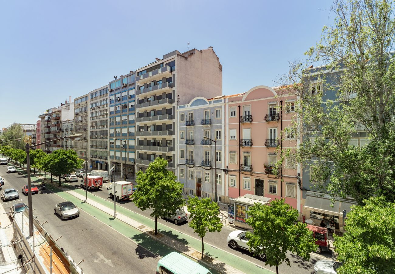 Rent by room in Lisbon - LISBON MODERN SUITES VIII by Homing