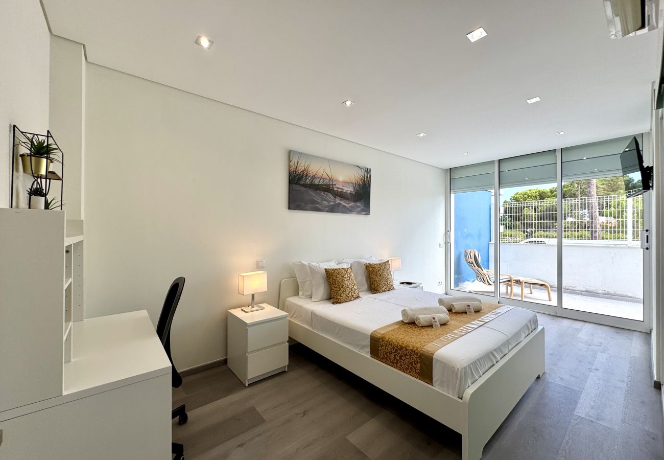Apartment in Quarteira - QUARTEIRA DELUXE 2 WITH POOL by HOMING