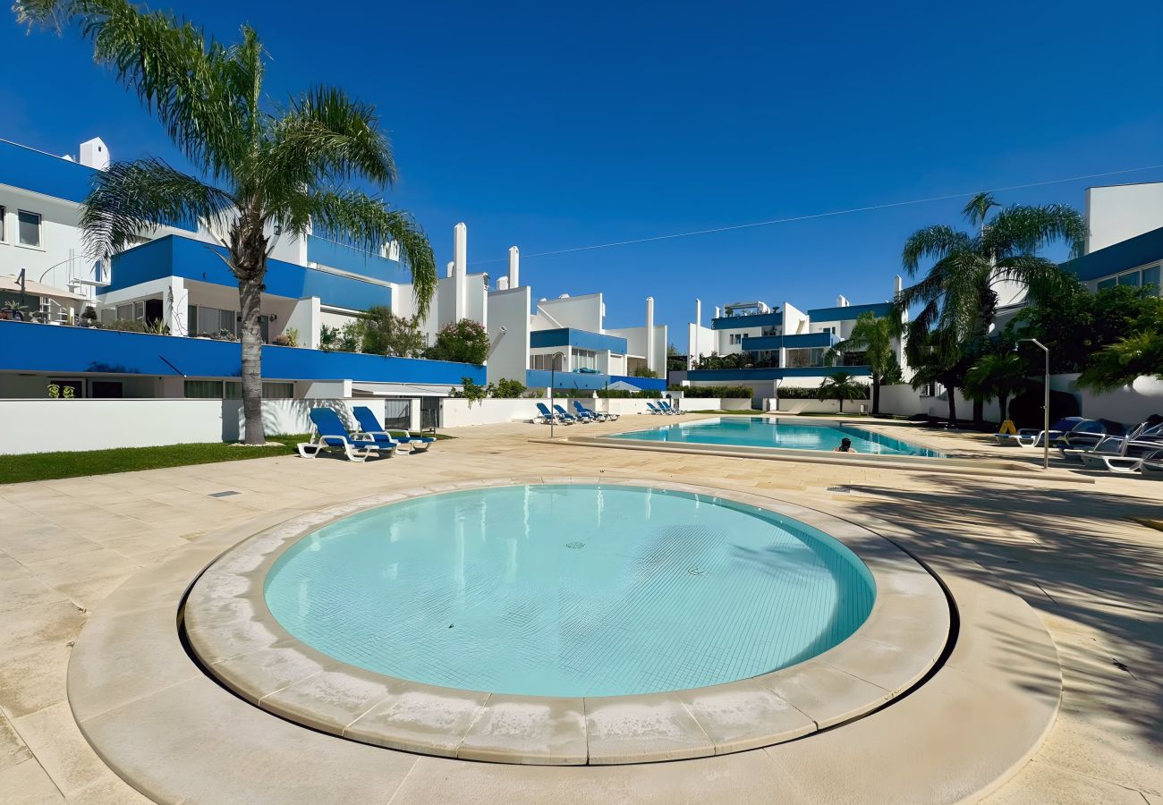 Apartment in Vilamoura - VILAMOURA DELUXE 2 WITH POOL by HOMING
