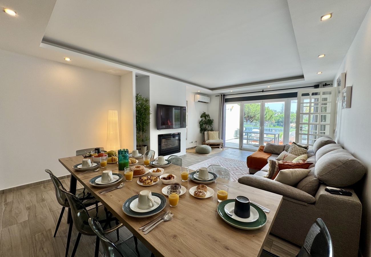 Villa in Vilamoura - VILAMOURA BROWNS VILLA WITH POOL by HOMING