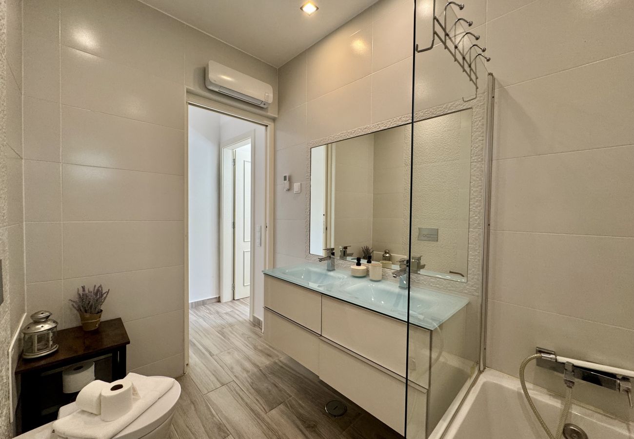 Villa in Vilamoura - VILAMOURA BROWNS VILLA WITH POOL by HOMING