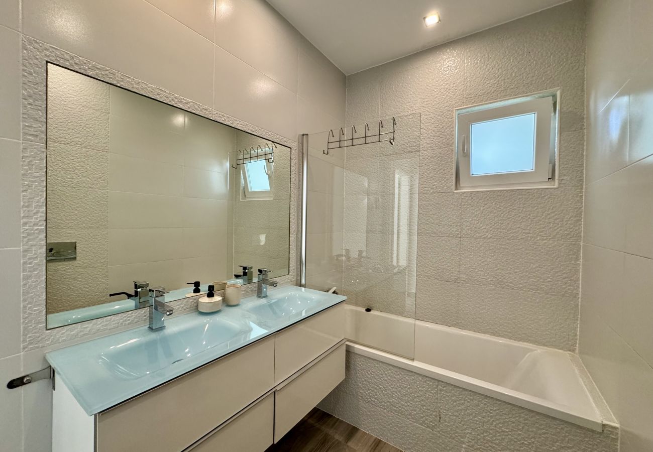 Villa in Vilamoura - VILAMOURA BROWNS VILLA WITH POOL by HOMING