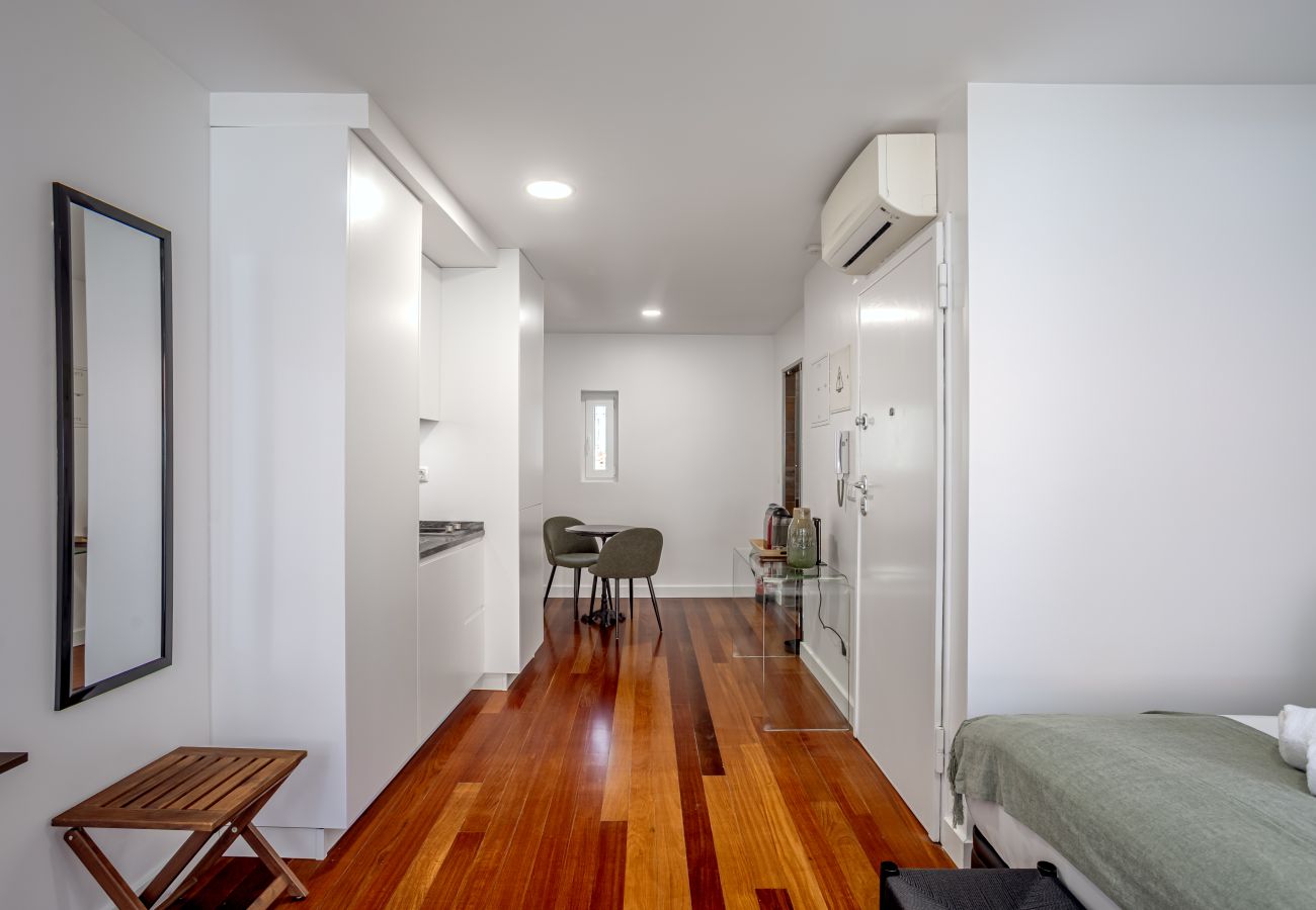 Studio in Lisbon - ESTRELA RIVERSIDE STUDIOS III by Homing