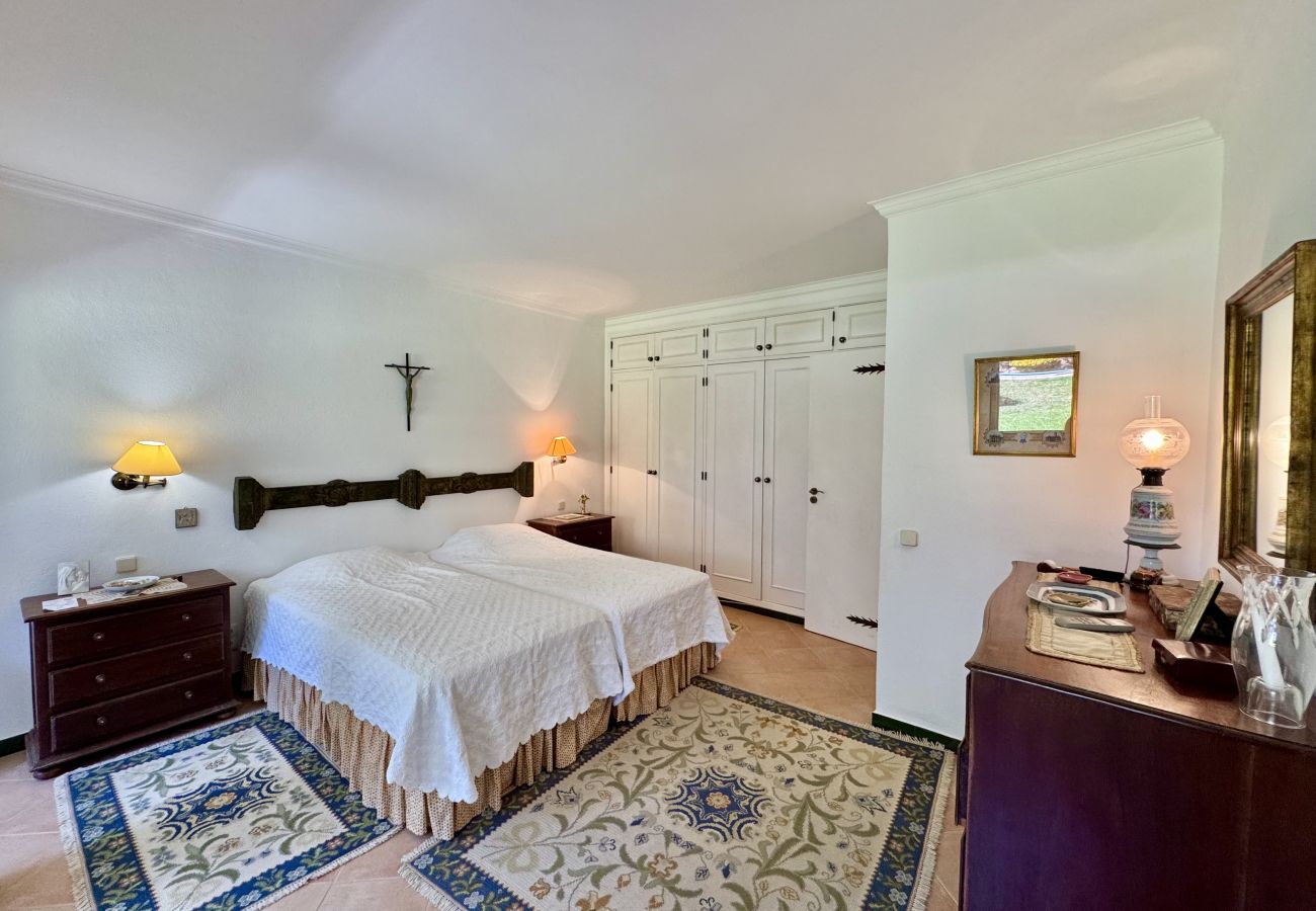 Villa in Vilamoura - VILAMOURA VINTAGE VILLA WITH POOL by HOMING