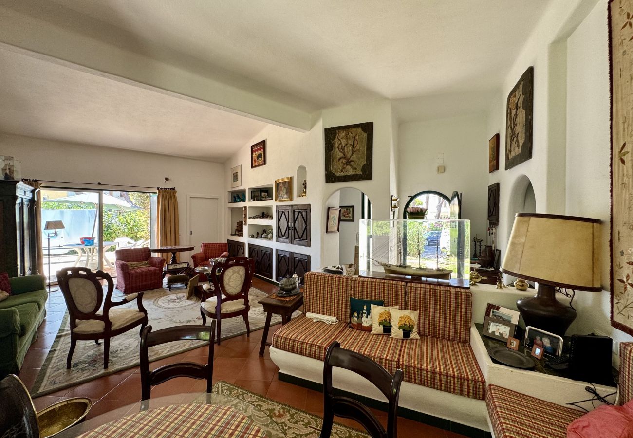 Villa in Vilamoura - VILAMOURA VINTAGE VILLA WITH POOL by HOMING