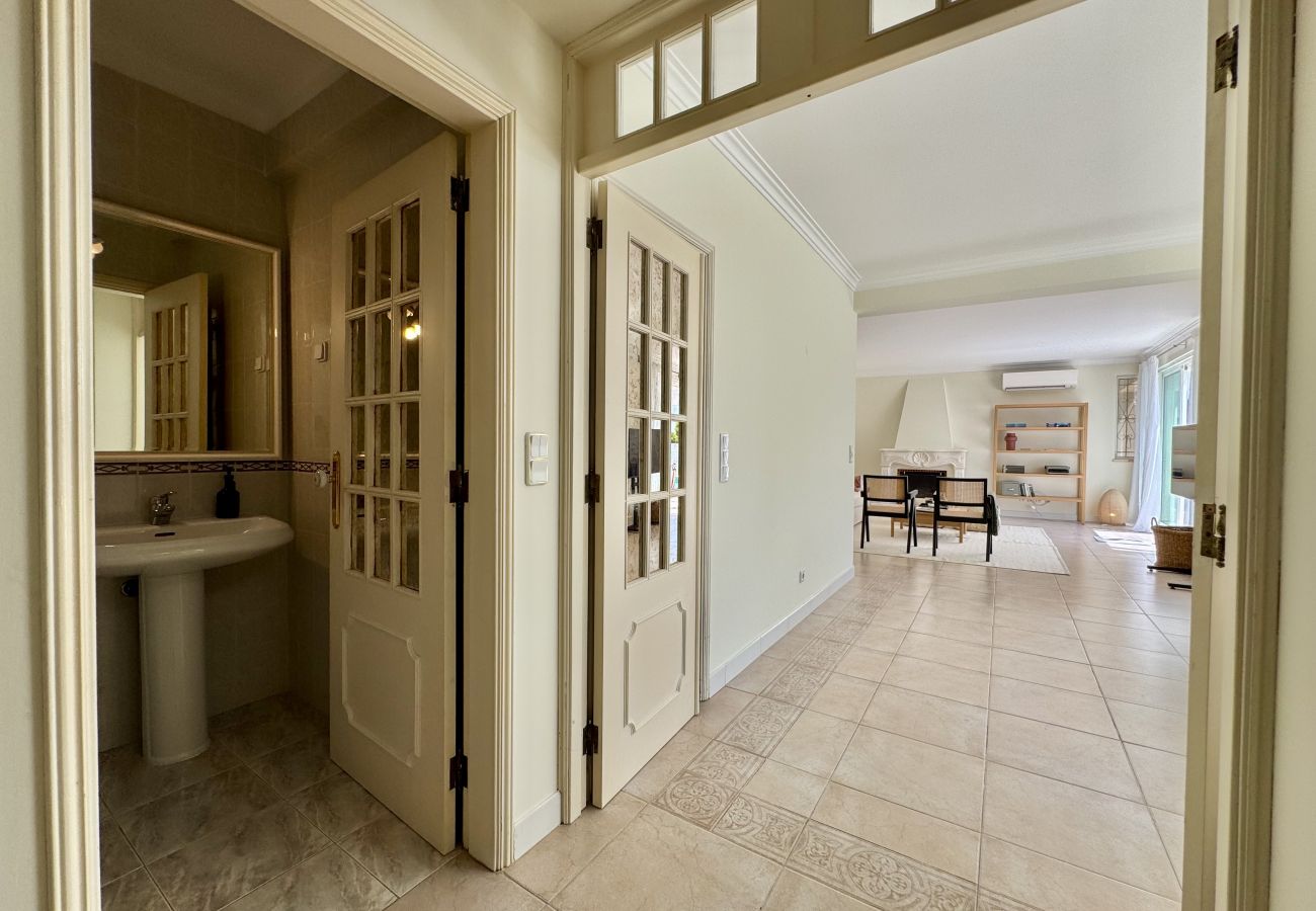 Villa in Vilamoura - VILAMOURA SUN & BEACH VILLA WITH POOL by HOMING
