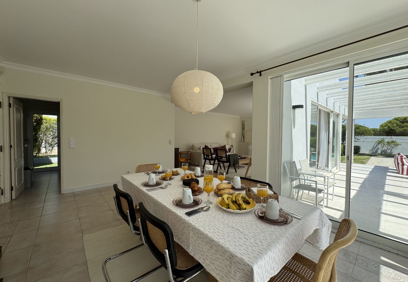 Villa in Vilamoura - VILAMOURA SUN & BEACH VILLA WITH POOL by HOMING