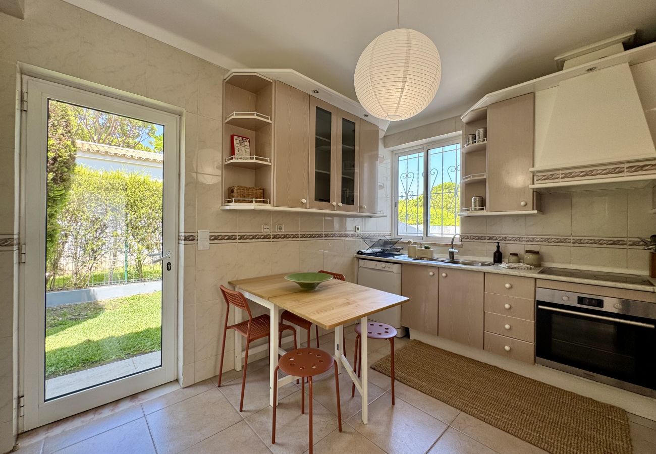 Villa in Vilamoura - VILAMOURA SUN & BEACH VILLA WITH POOL by HOMING