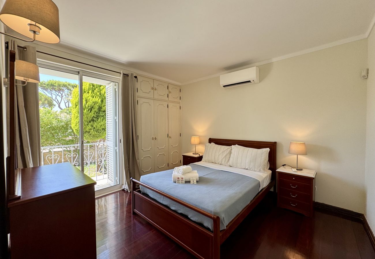 Villa in Vilamoura - VILAMOURA SUN & BEACH VILLA WITH POOL by HOMING