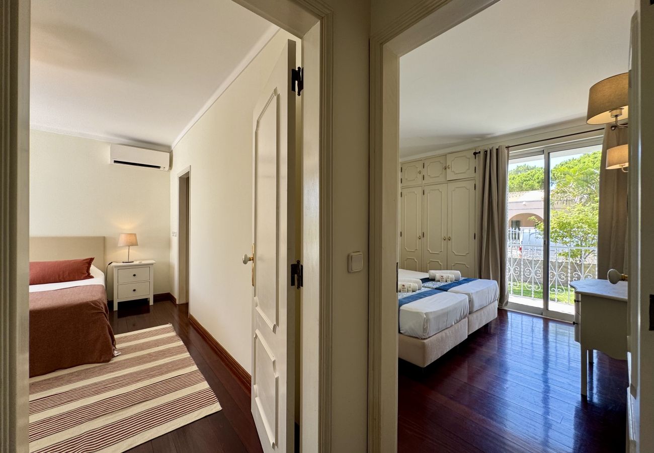 Villa in Vilamoura - VILAMOURA SUN & BEACH VILLA WITH POOL by HOMING
