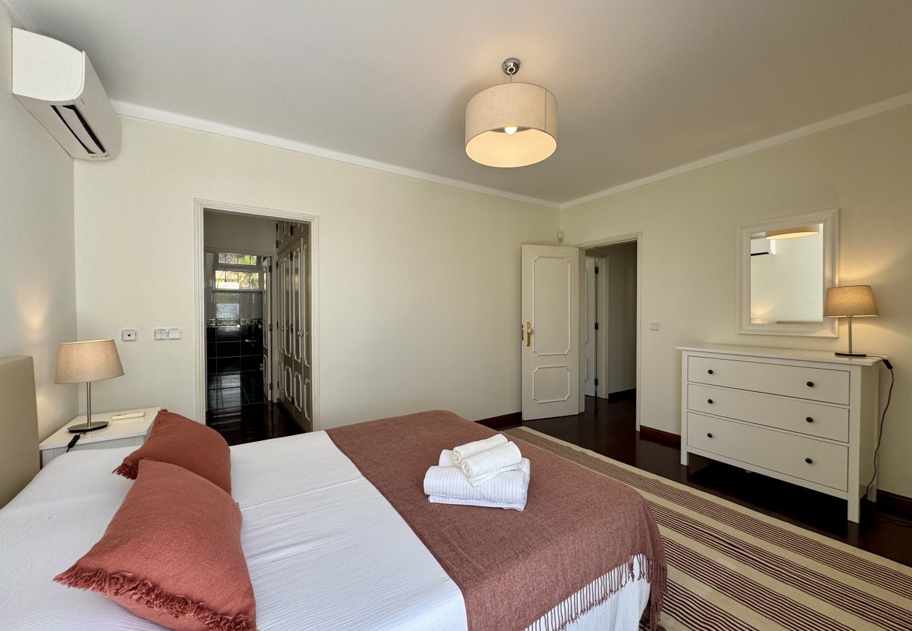 Villa in Vilamoura - VILAMOURA SUN & BEACH VILLA WITH POOL by HOMING