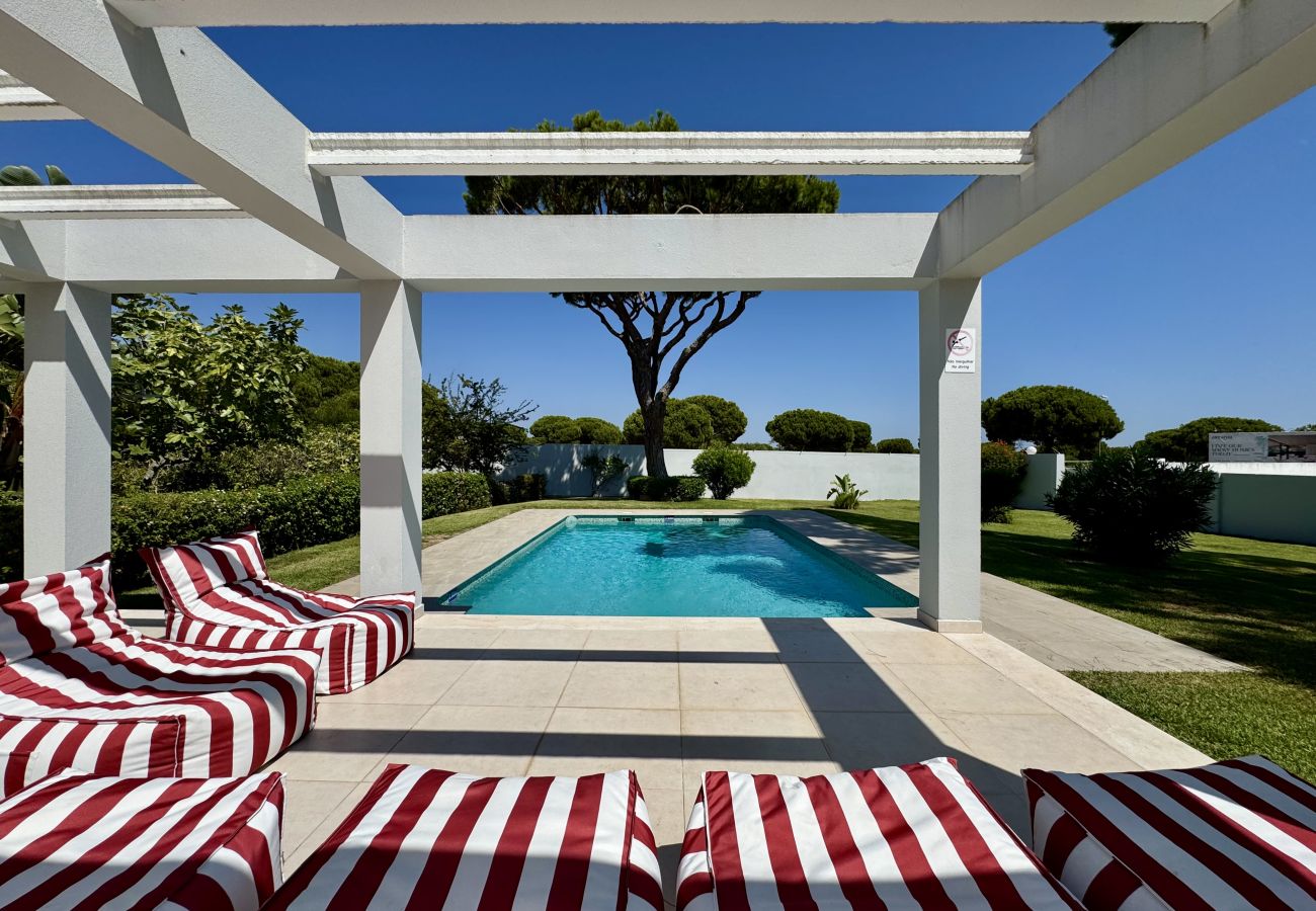 Villa in Vilamoura - VILAMOURA SUN & BEACH VILLA WITH POOL by HOMING