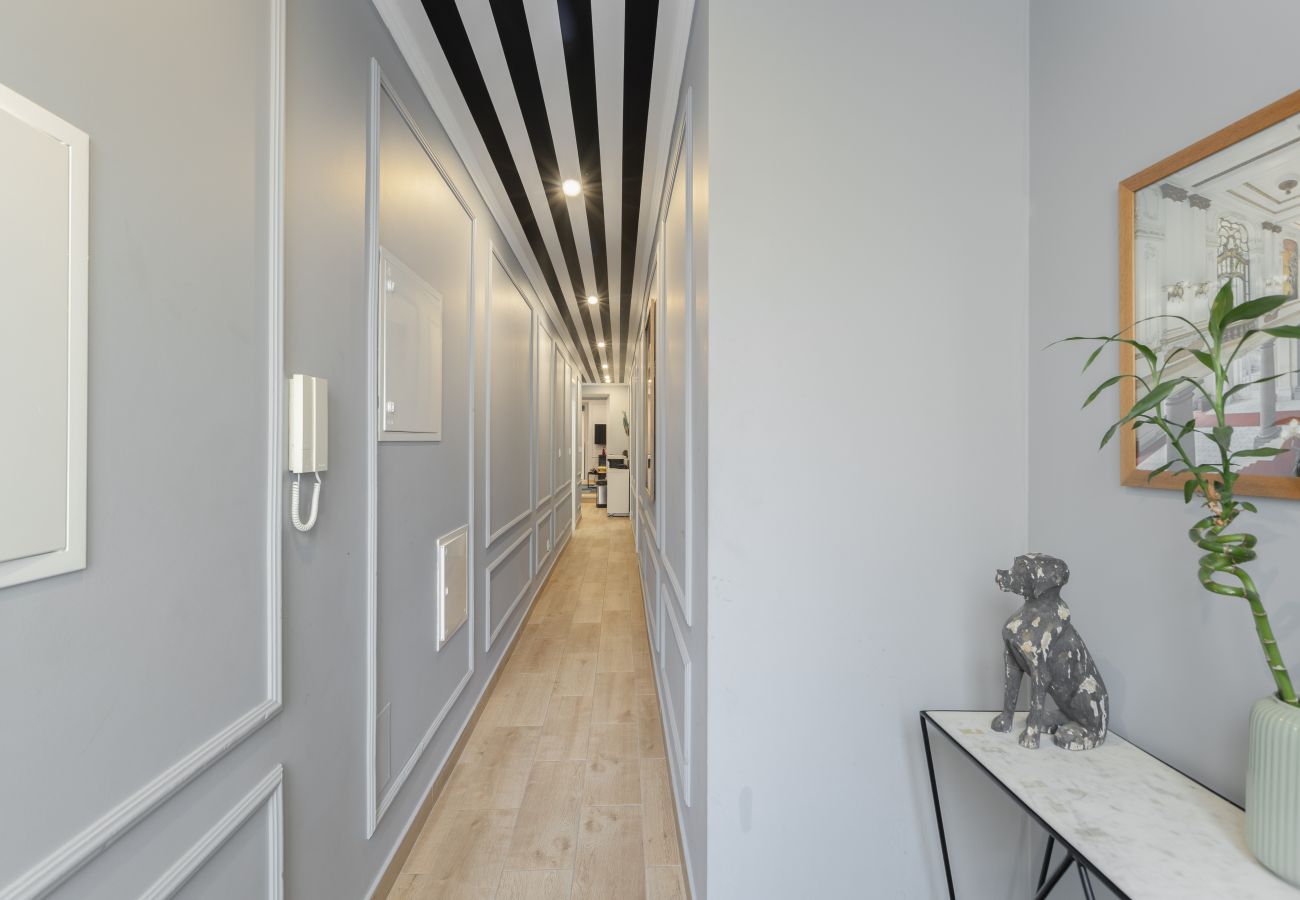 Apartment in Lisbon - AVENIDA LIBERDADE DESIGN by Homing