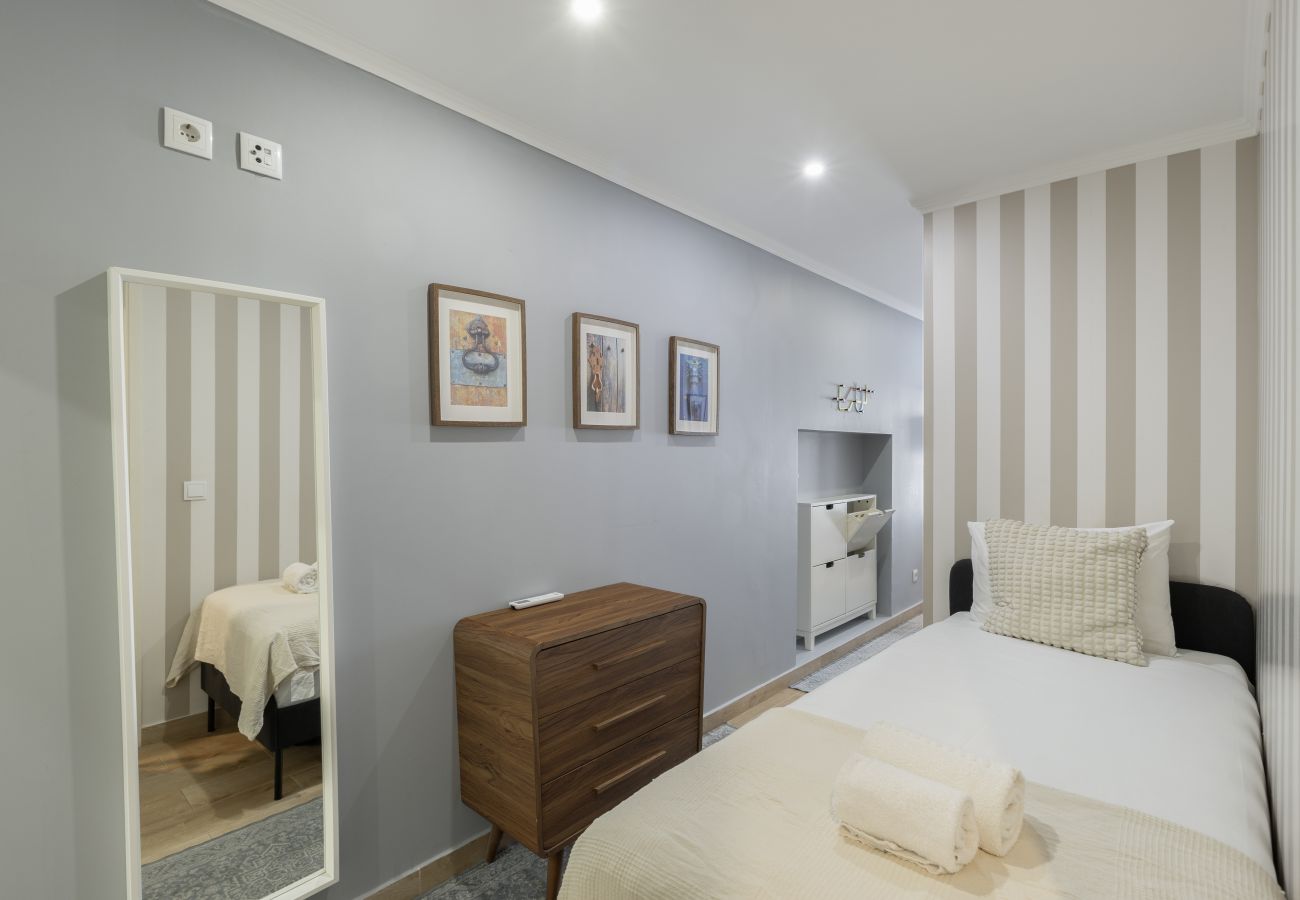 Apartment in Lisbon - AVENIDA LIBERDADE DESIGN by Homing
