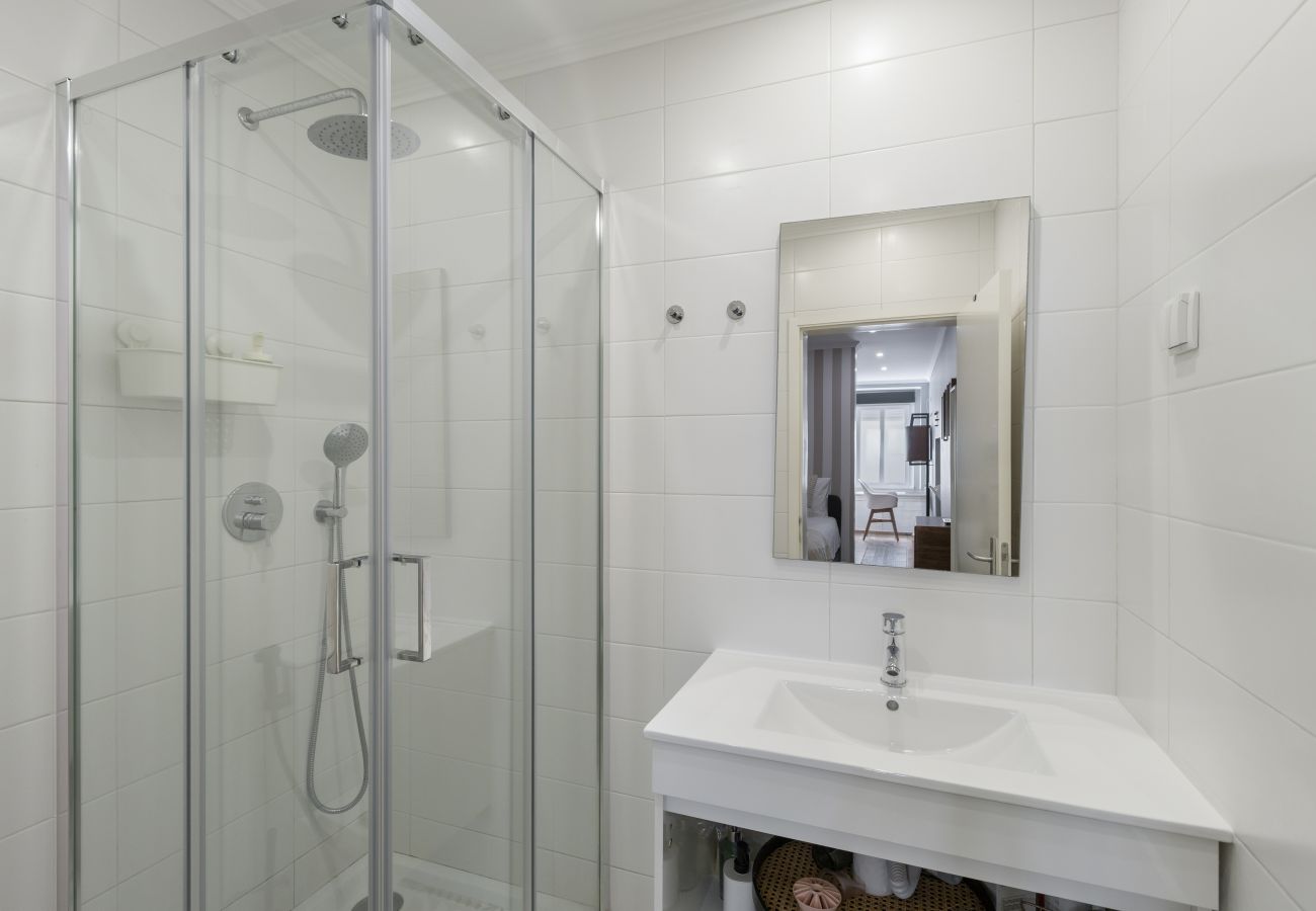 Apartment in Lisbon - AVENIDA LIBERDADE DESIGN by Homing