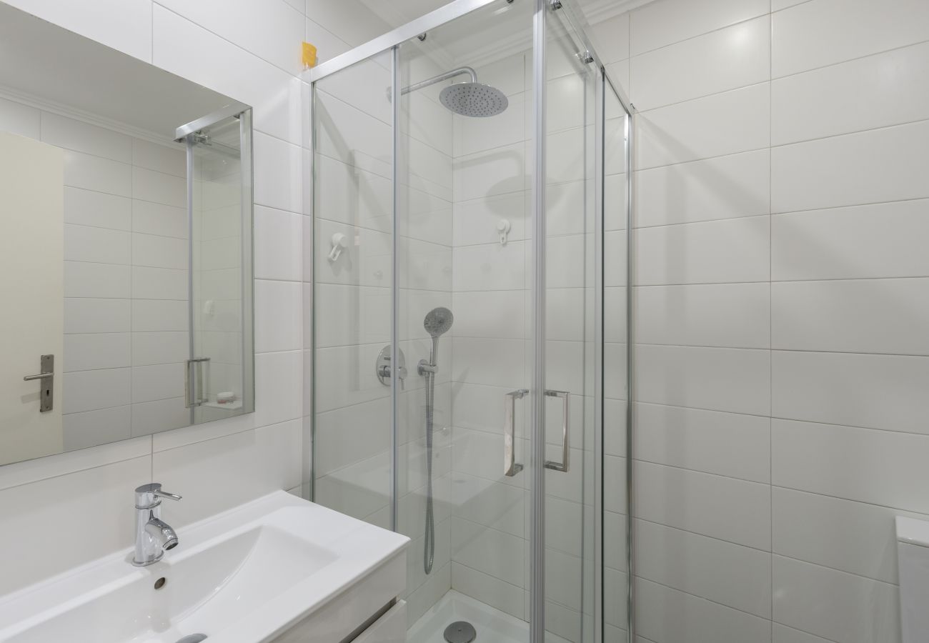 Apartment in Lisbon - AVENIDA LIBERDADE DESIGN by Homing