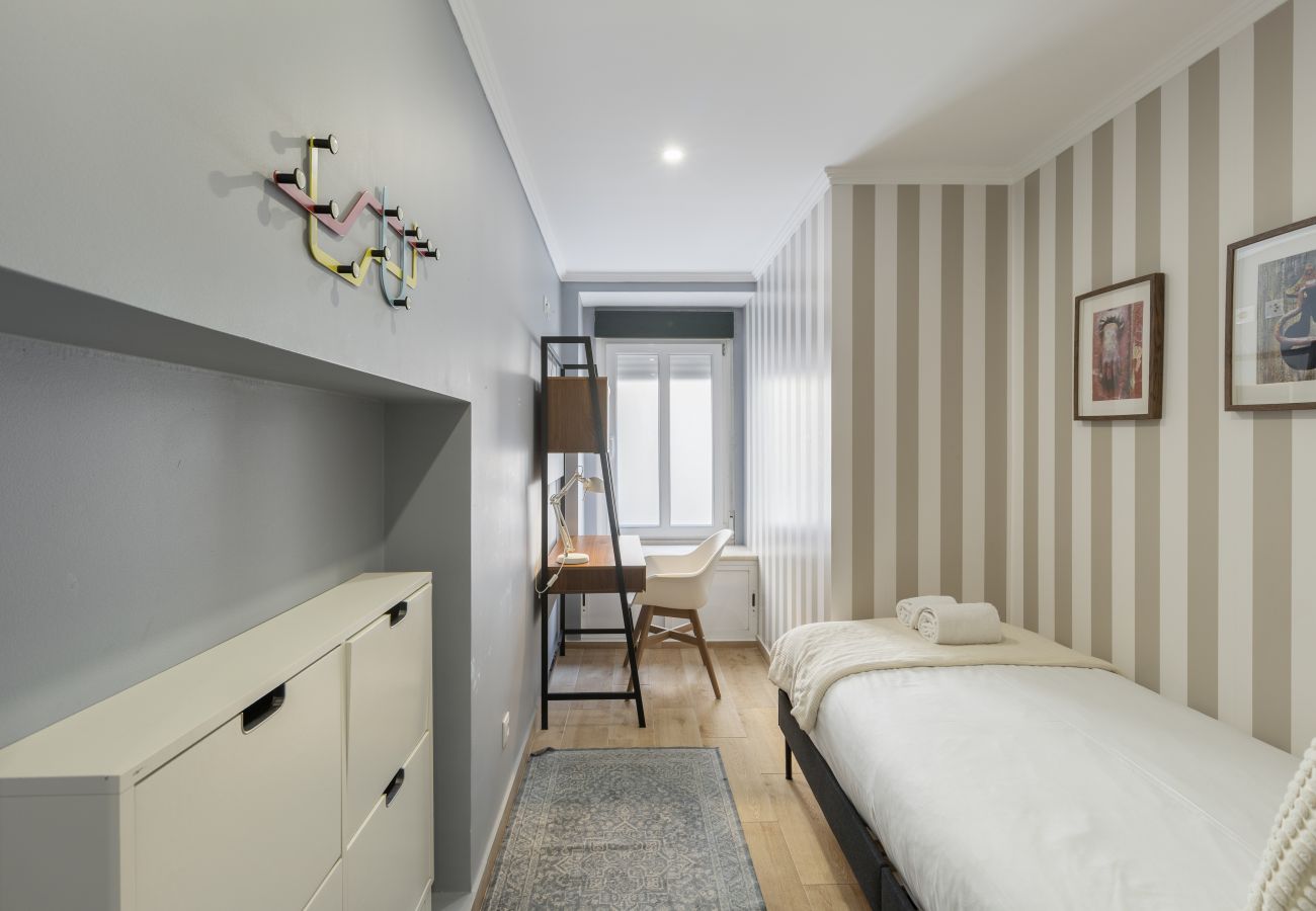 Apartment in Lisbon - AVENIDA LIBERDADE DESIGN by Homing