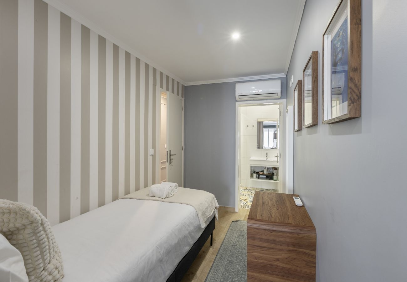 Apartment in Lisbon - AVENIDA LIBERDADE DESIGN by Homing