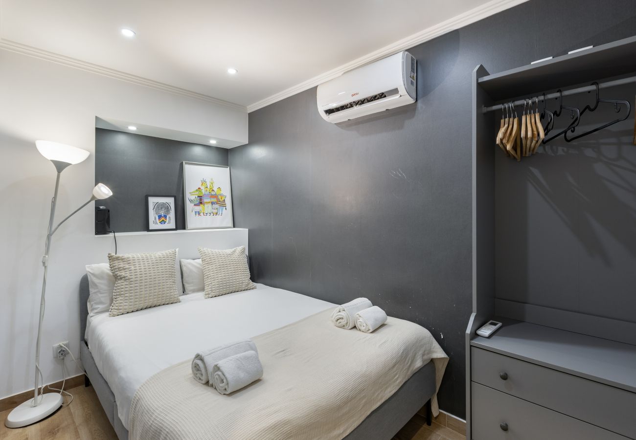 Apartment in Lisbon - AVENIDA LIBERDADE DESIGN by Homing