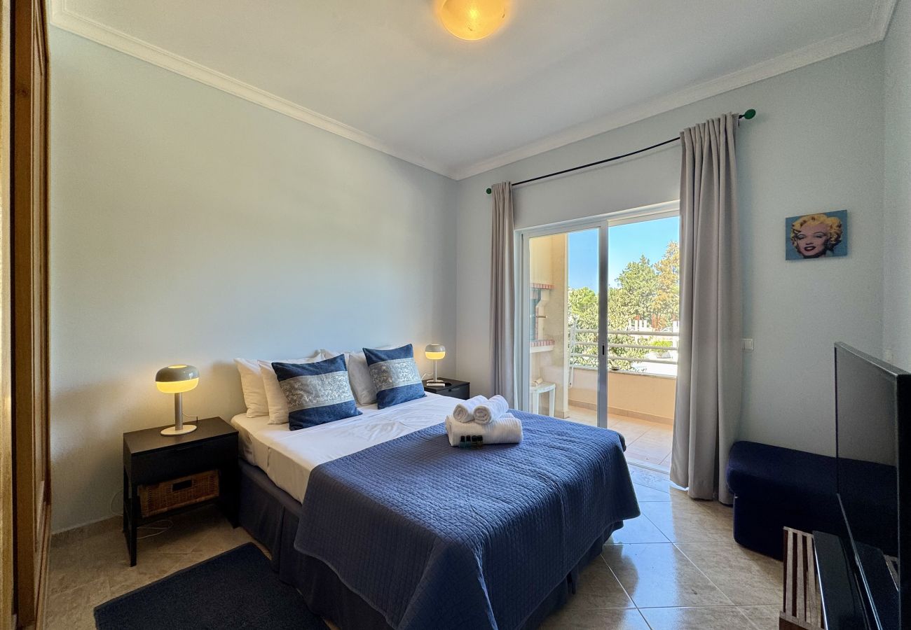 Apartment in Vilamoura - VILAMOURA TYPICAL 5 WITH POOL by HOMING
