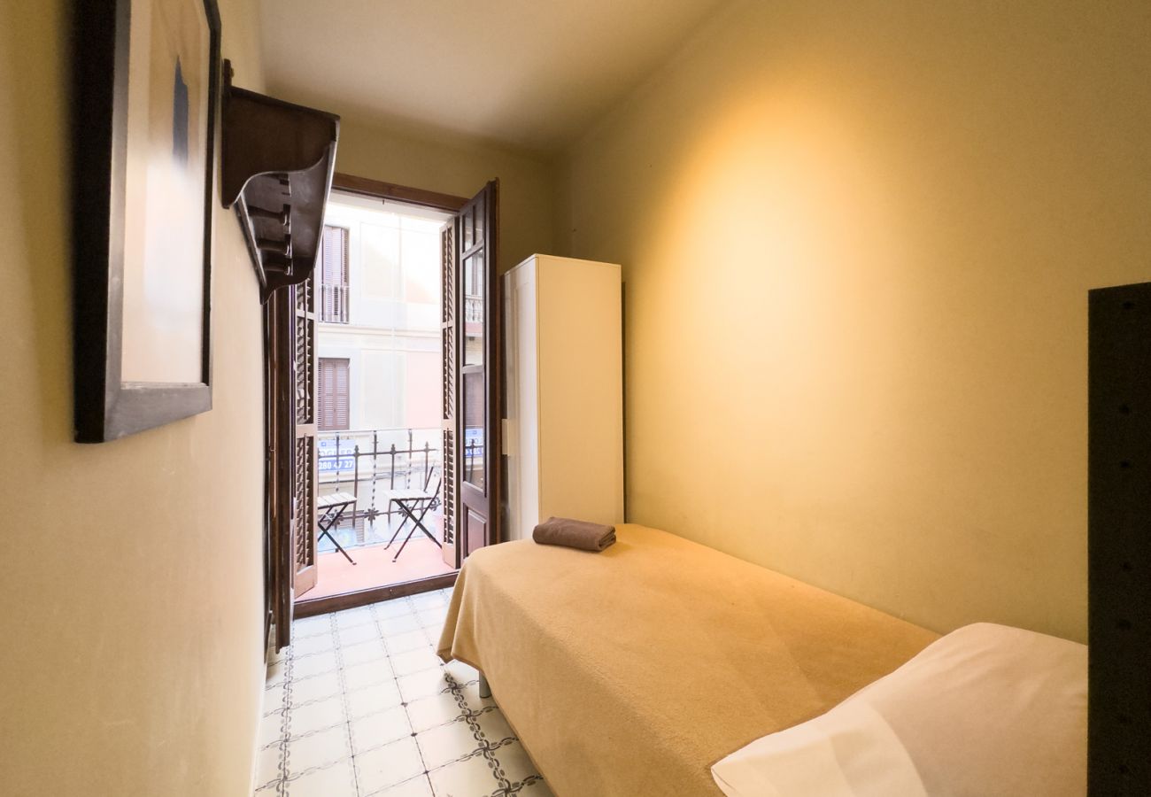 Apartamento en Barcelona - GRACIA BONAVISTA, spacious and with balcony