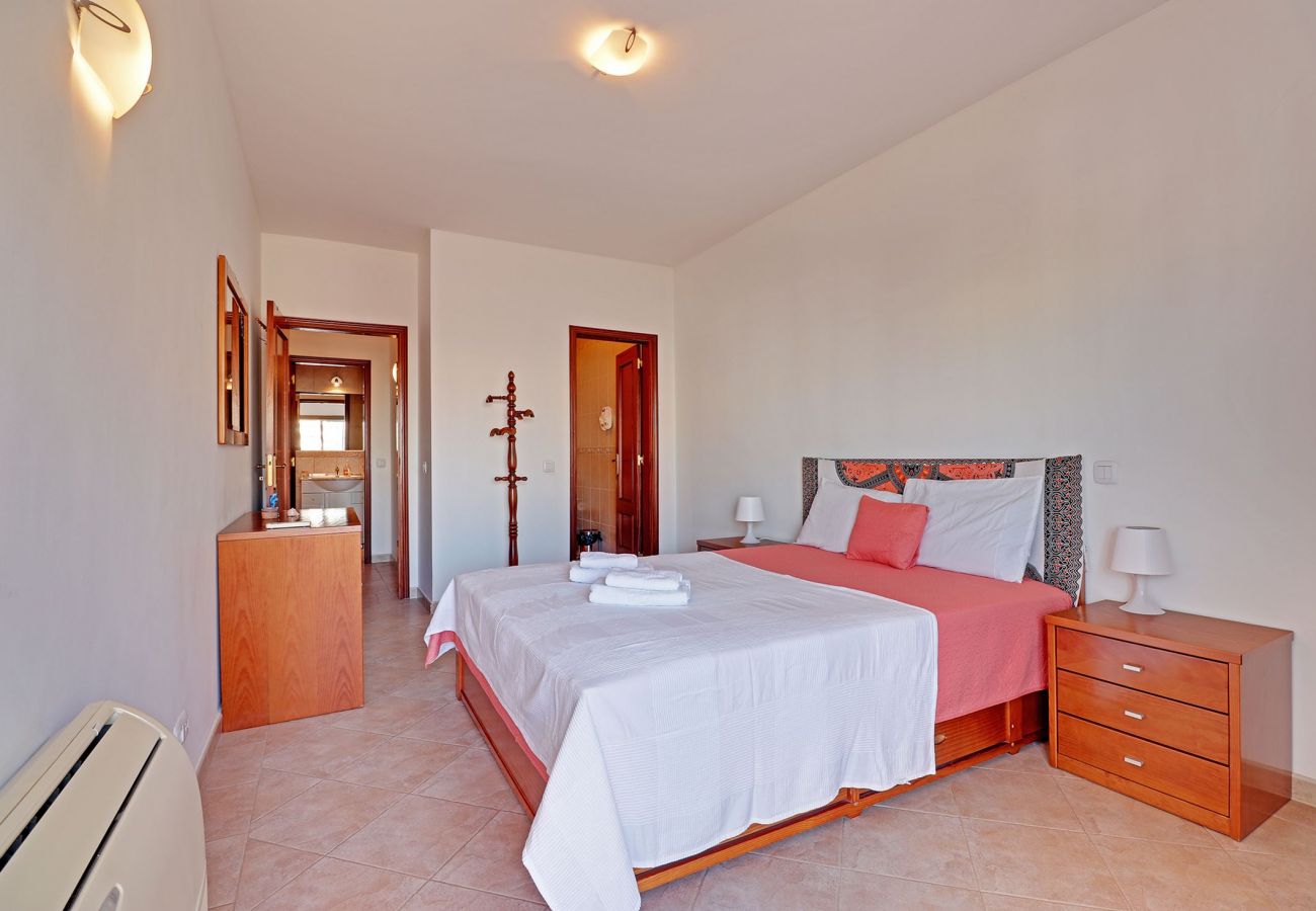 Apartamento en Portimão - PRAIA DA ROCHA CENTRAL WITH POOL by HOMING