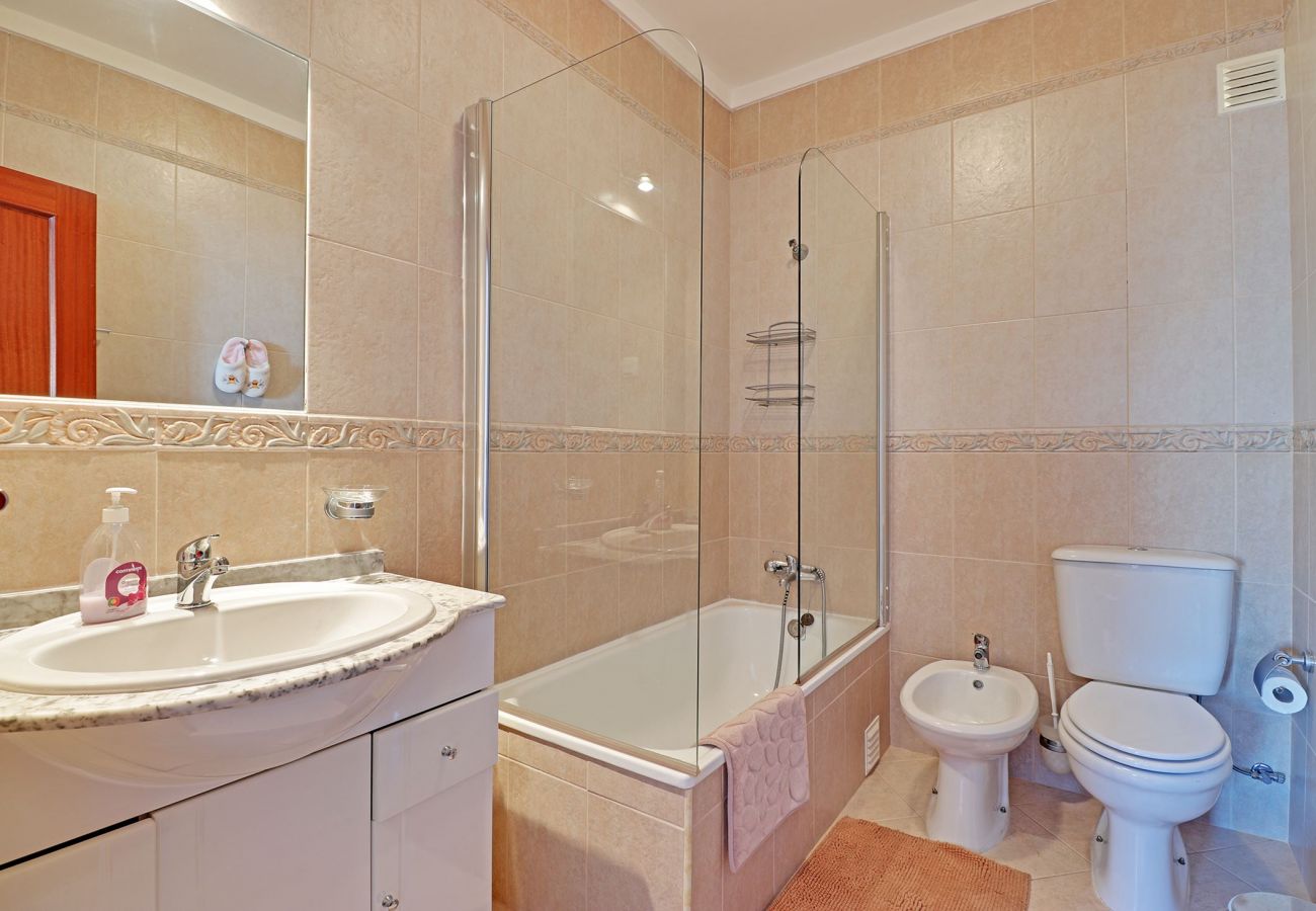 Apartamento en Portimão - PRAIA DA ROCHA CENTRAL WITH POOL by HOMING
