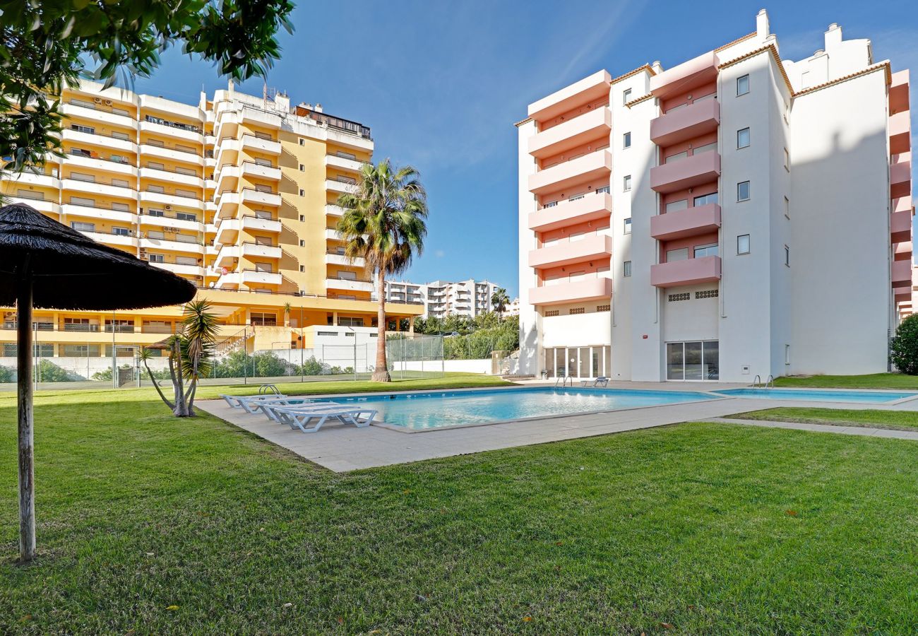 Apartamento en Portimão - PRAIA DA ROCHA CENTRAL WITH POOL by HOMING