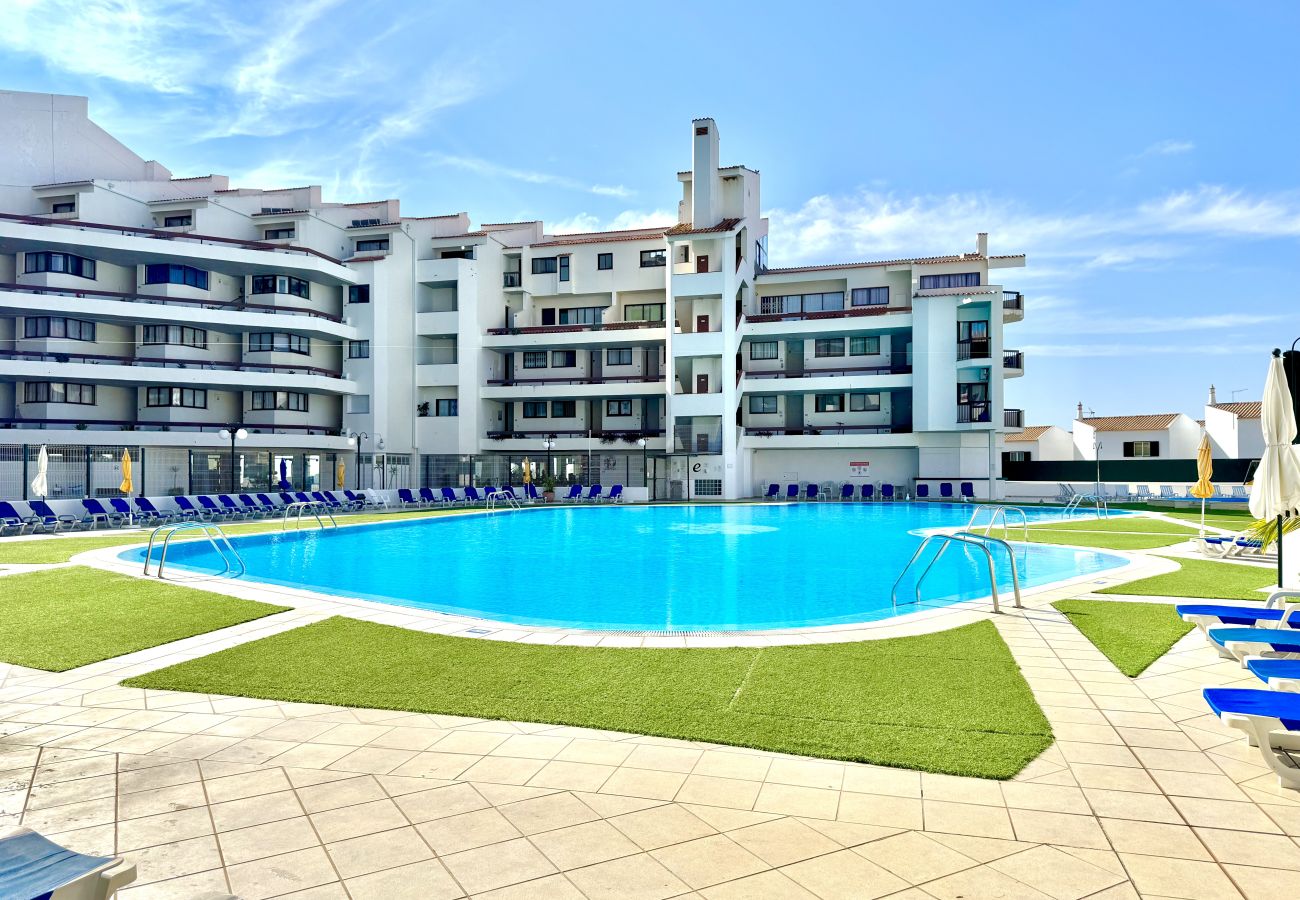 Apartamento en Albufeira - ALBUFEIRA SKYLIGHT 1 WITH POOL by HOMING