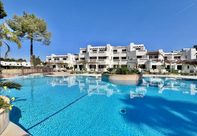 Apartamento en Albufeira - ALBUFEIRA BALAIA GOLF VILAGE 3 WITH POOL byHOMING