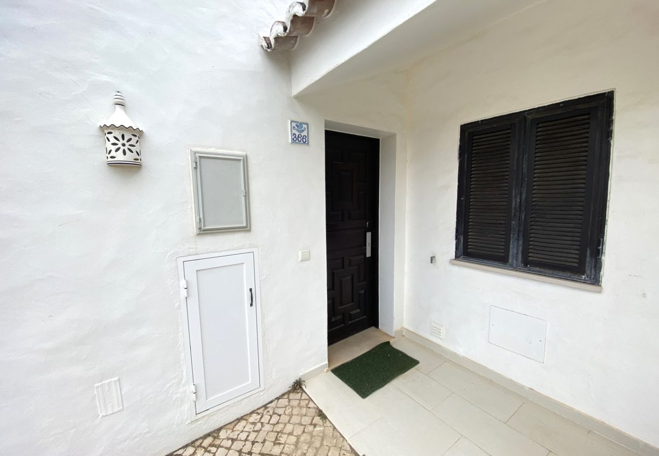 Apartamento en Albufeira - ALBUFEIRA BALAIA GOLF VILLAGE 3 WITH POOL byHOMING