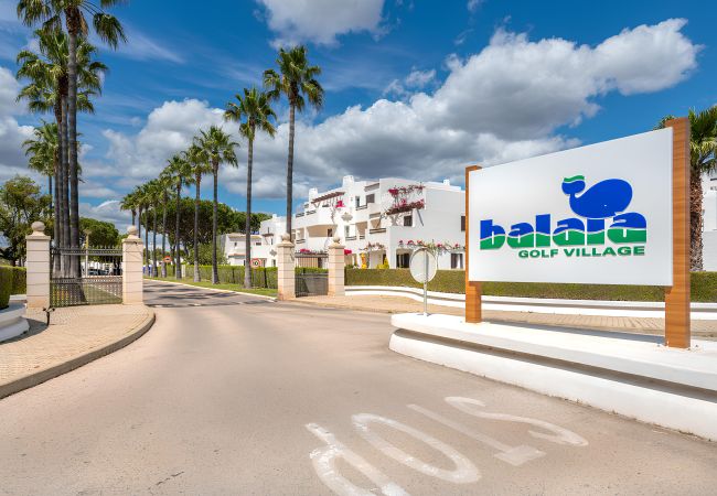 Apartamento en Albufeira - ALBUFEIRA BALAIA GOLF VILAGE 5 WITH POOL by HOMIN