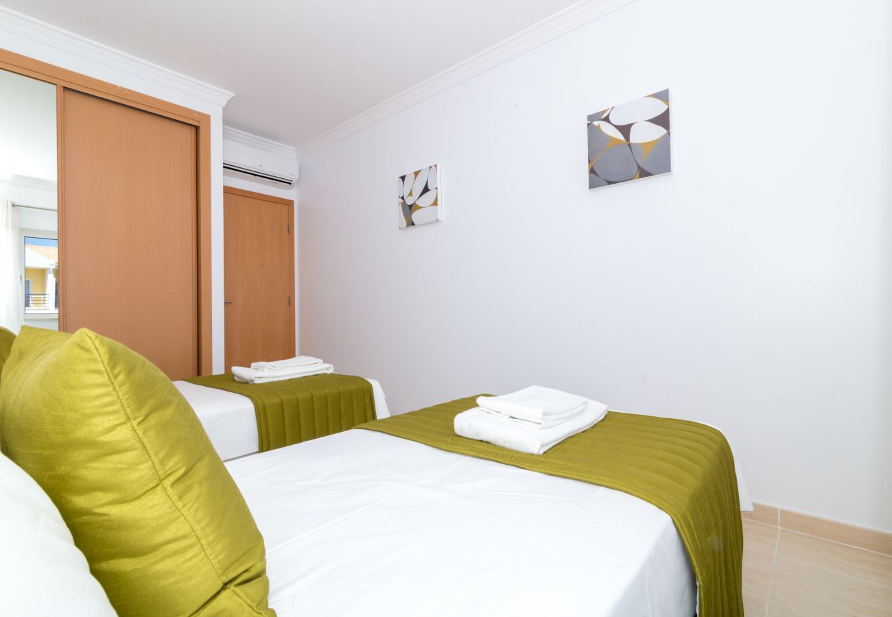 Apartamento en Albufeira - ALBUFEIRA SUNNY APARTMENT 2 WITH POOL by HOMING