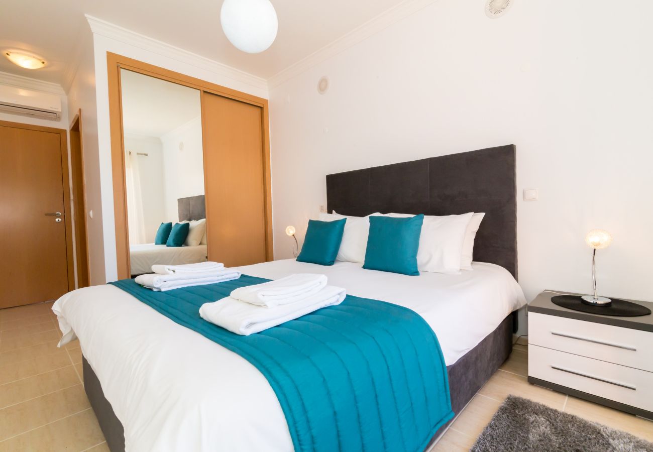 Apartamento en Albufeira - ALBUFEIRA SUNNY APARTMENT 2 WITH POOL by HOMING