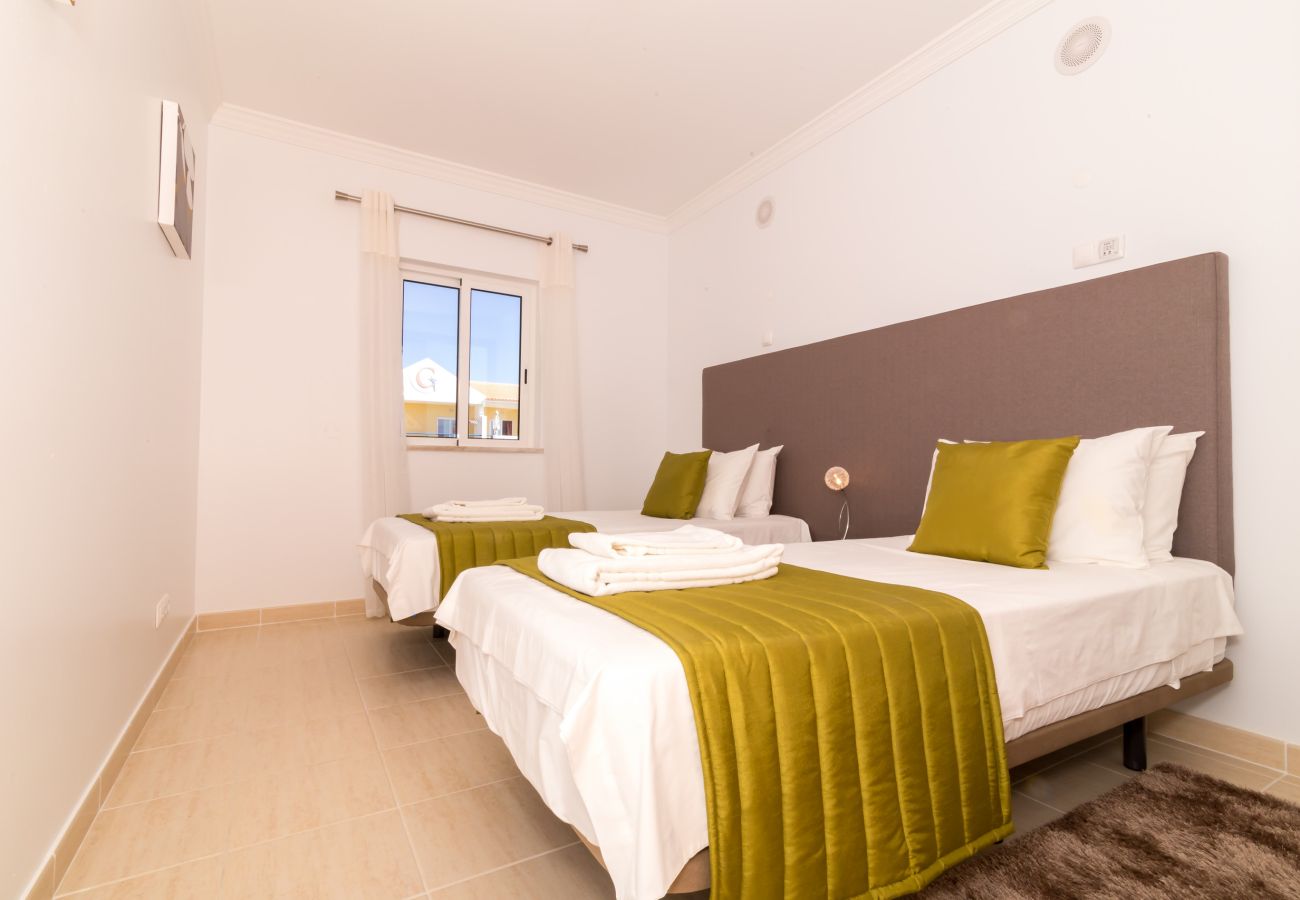 Apartamento en Albufeira - ALBUFEIRA SUNNY APARTMENT 2 WITH POOL by HOMING