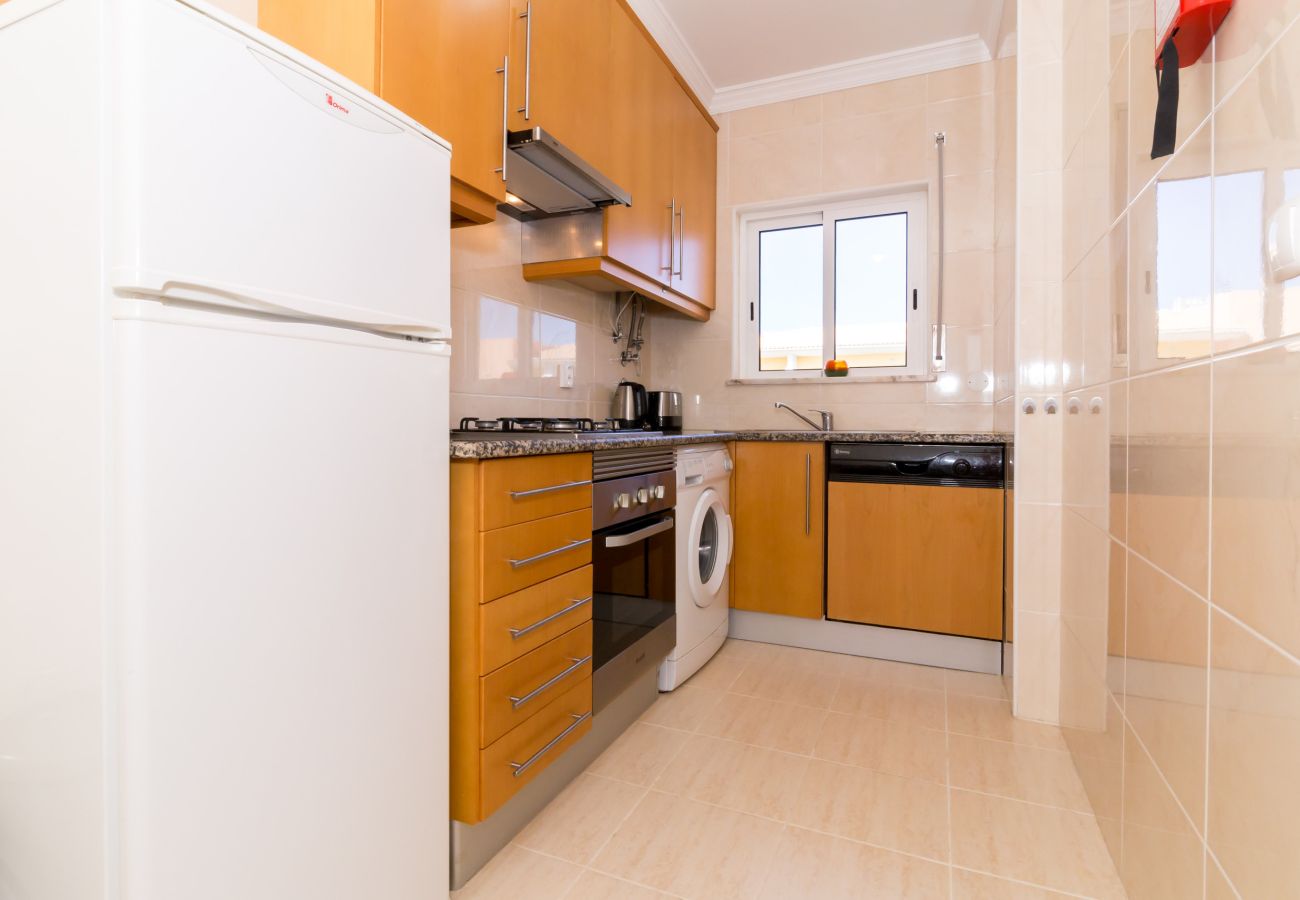 Apartamento en Albufeira - ALBUFEIRA SUNNY APARTMENT 2 WITH POOL by HOMING