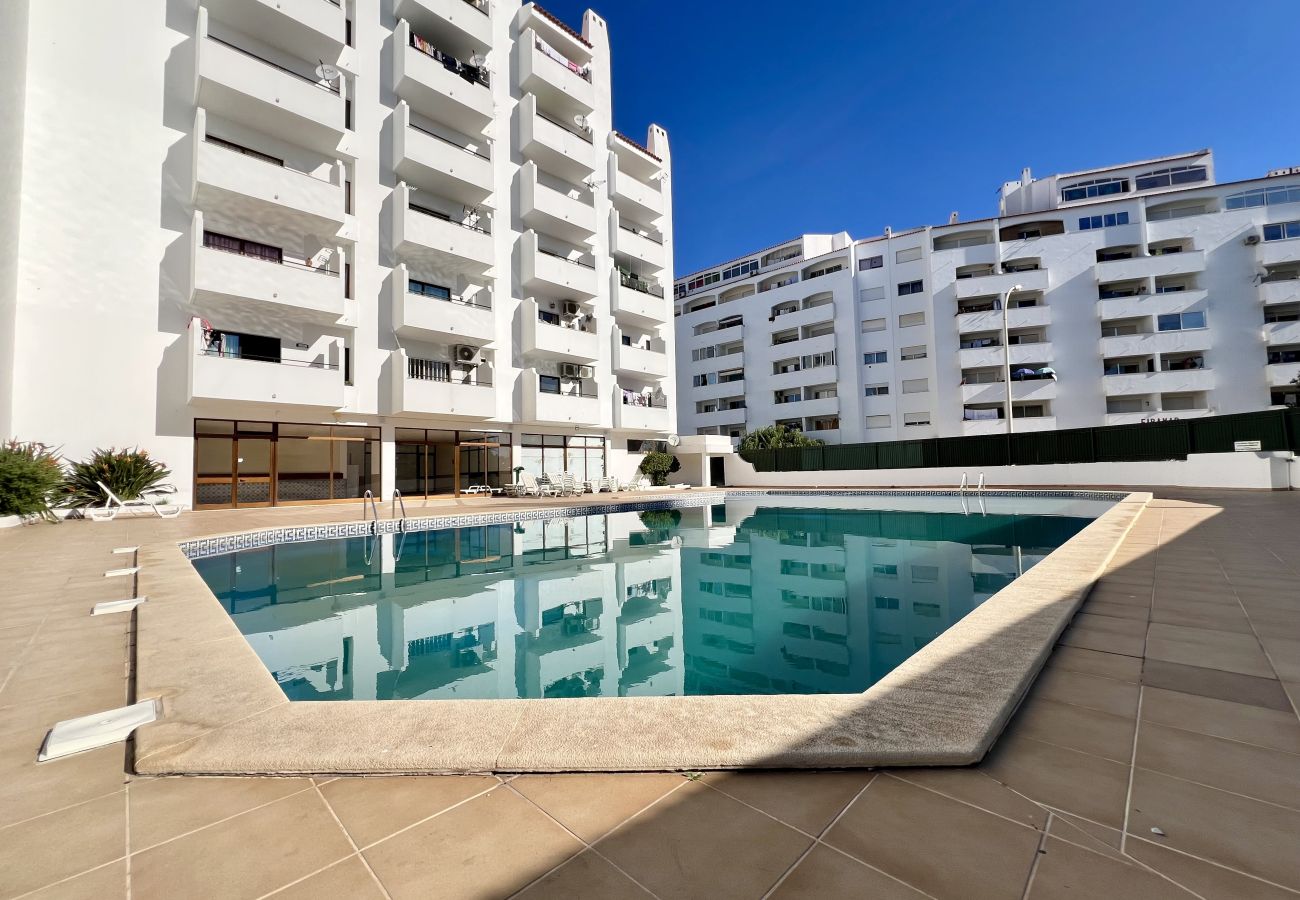 Apartamento en Albufeira - ALBUFEIRA TOWN APARTMENT WITH POOL by HOMING