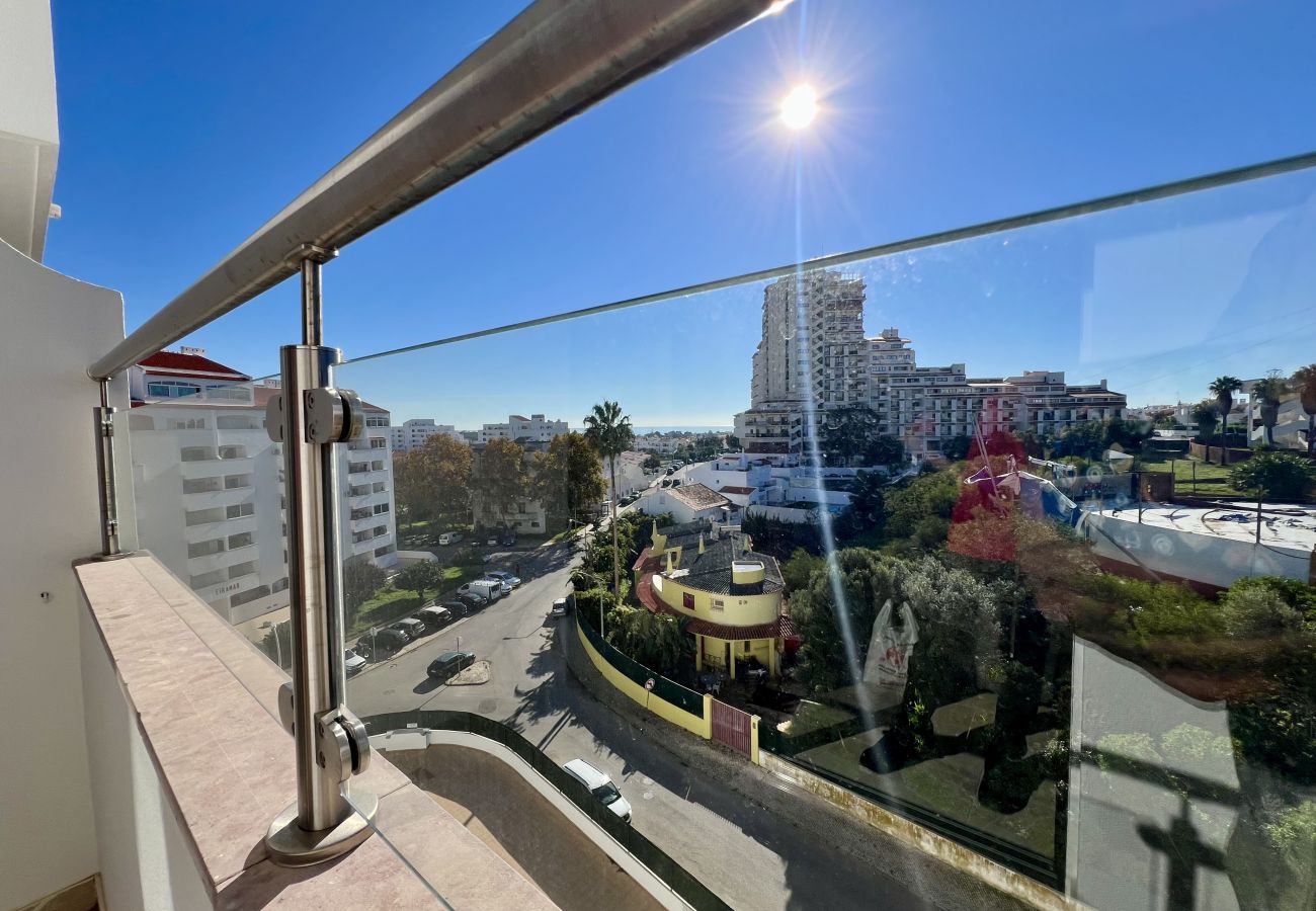 Apartamento en Albufeira - ALBUFEIRA TOWN APARTMENT WITH POOL by HOMING
