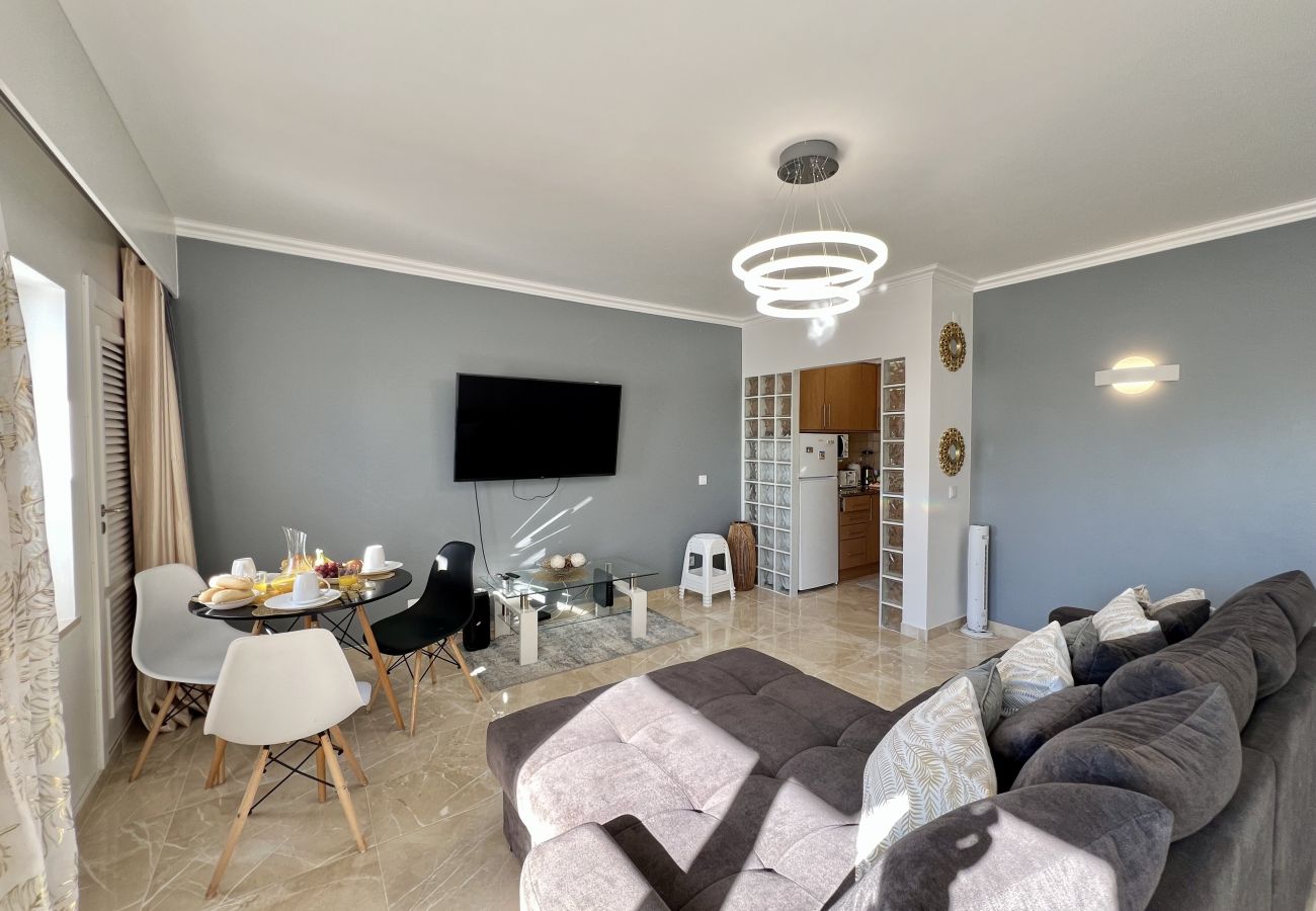 Apartamento en Albufeira - ALBUFEIRA TOWN APARTMENT WITH POOL by HOMING