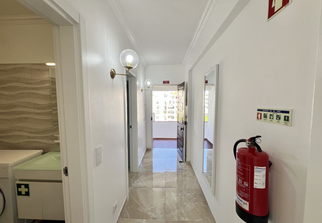 Apartamento en Albufeira - ALBUFEIRA TOWN APARTMENT WITH POOL by HOMING