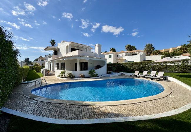 Villa en Albufeira - ALBUFEIRA SUMMER VILLA 3 WITH POOL by HOMING